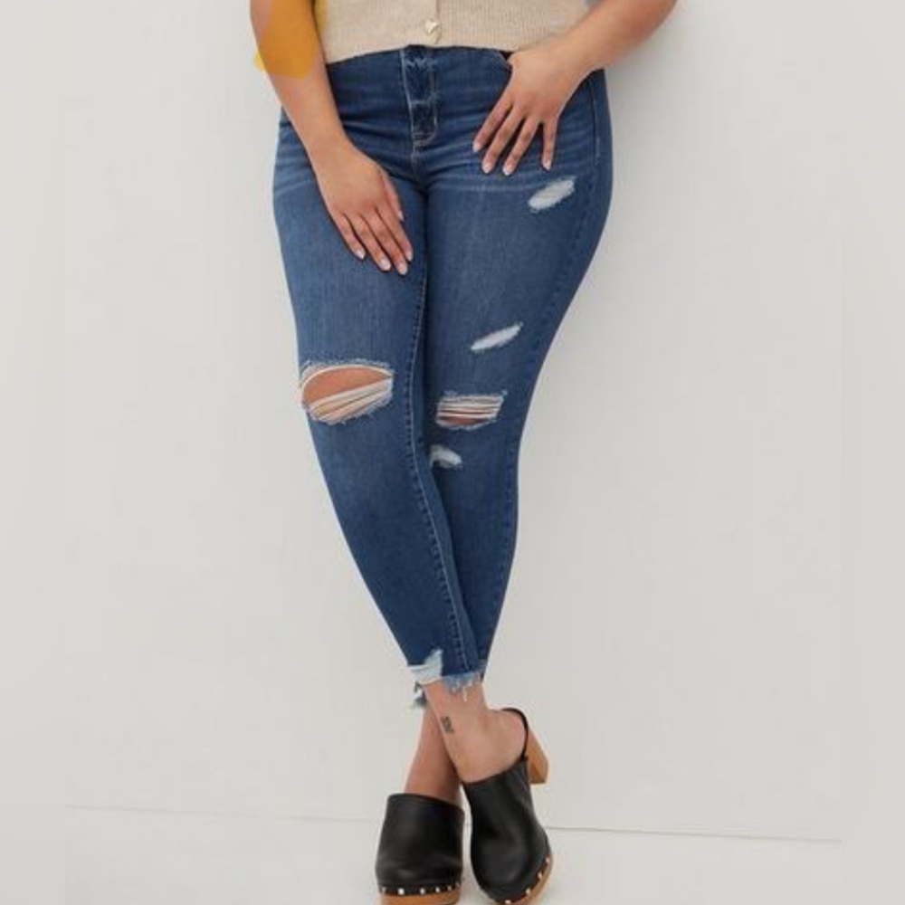 NWT Torrid Premium Sky High Skinny Stretch Distressed Denim Blue Jeans 20 s